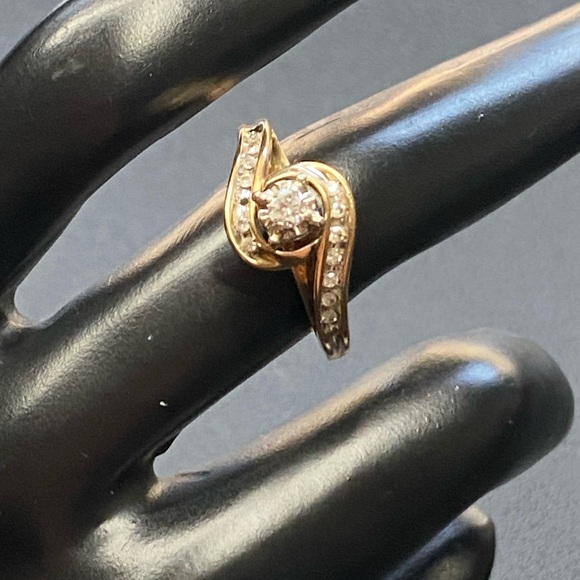 10k yellow gold diamond weight of 3/8 carat size 6.5 - Picture 13 of 14